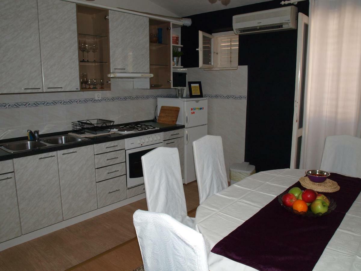 Apartment Duje Макарска Экстерьер фото